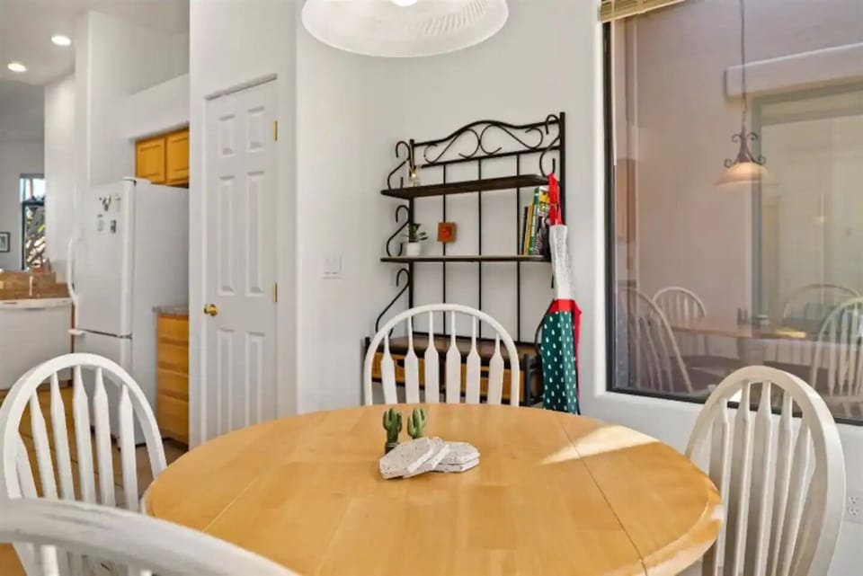 Breakfast nook