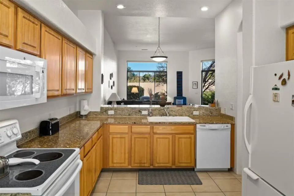 Fully equipped kitchen