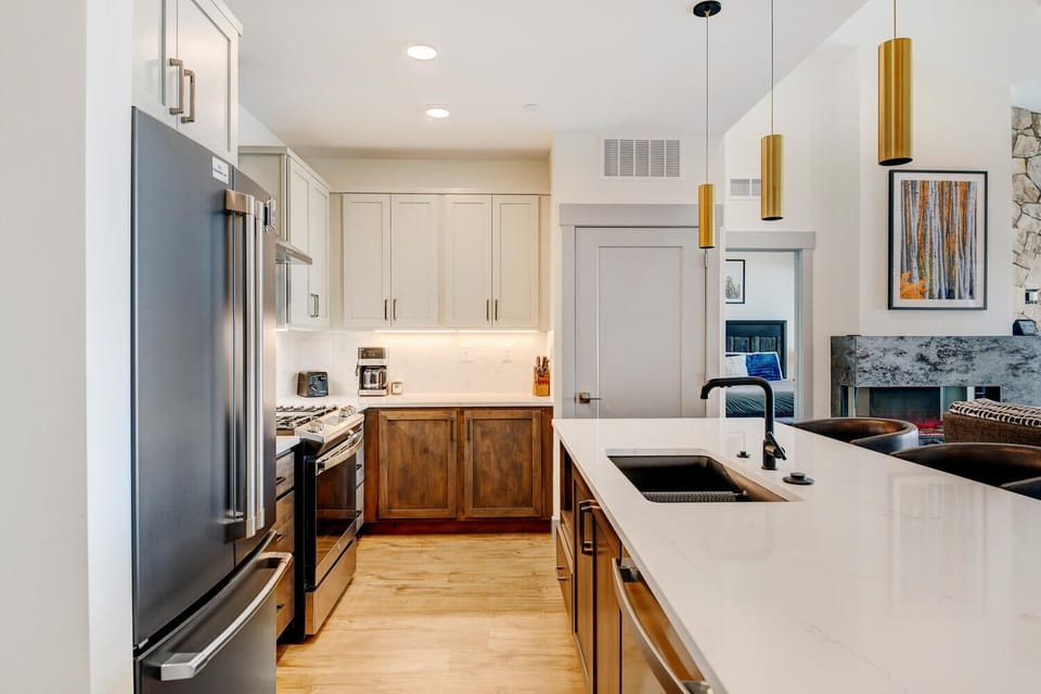 Fully Equipped Chef's Kitchen