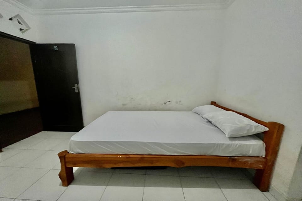 Deluxe Double Room | Desk, free WiFi, bed sheets