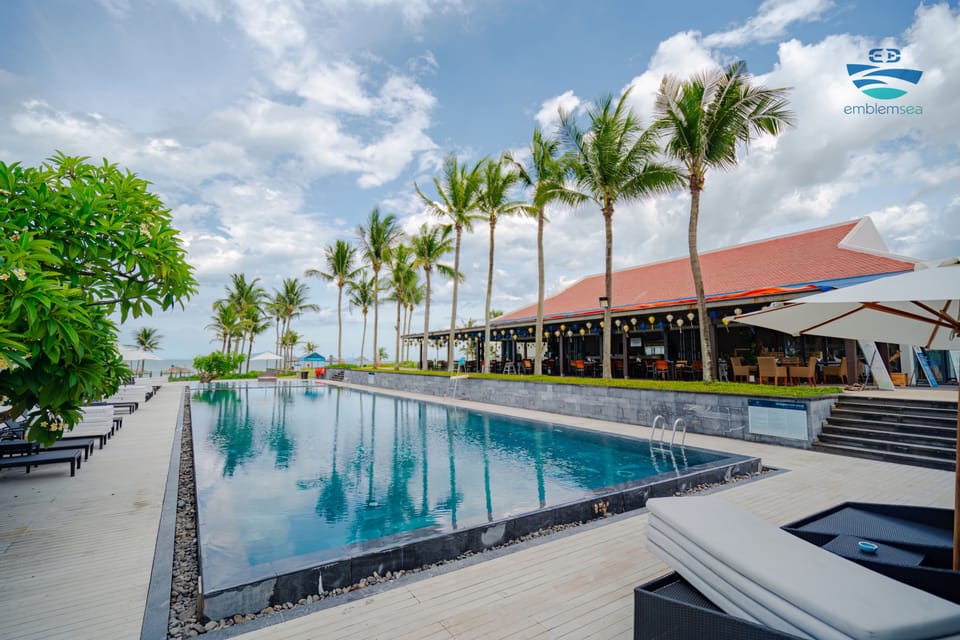 2 outdoor pools