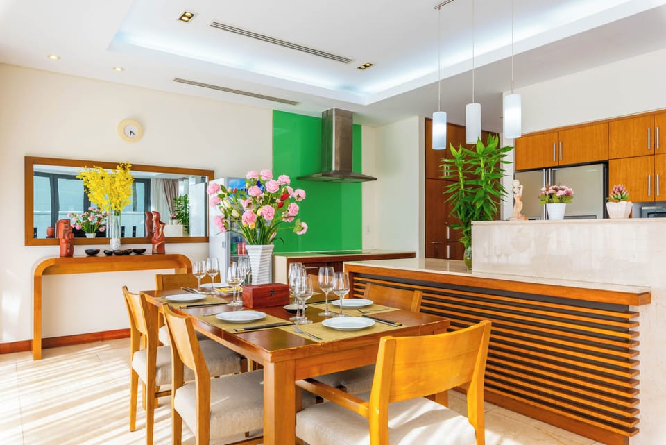 Deluxe Villa | Private kitchen | Highchair, cookware/dishes/utensils, eco-friendly cleaning products