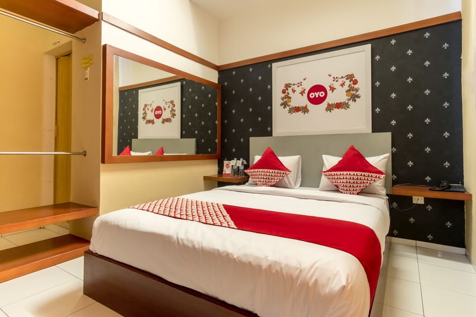 Deluxe Studio | Desk, WiFi (free), bed sheets