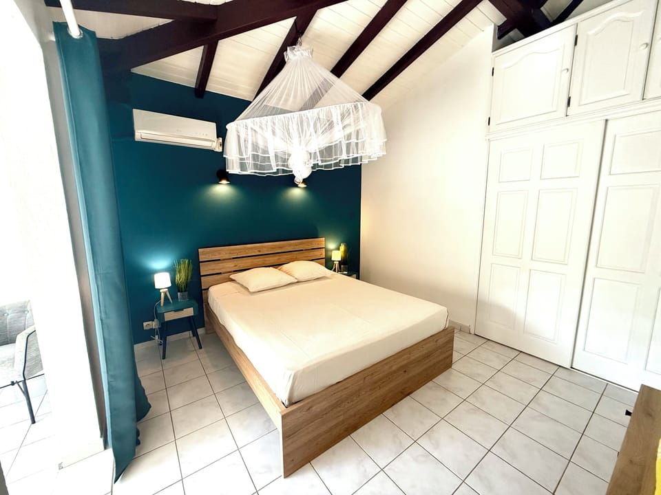 Family Villa | 5 bedrooms, bed sheets