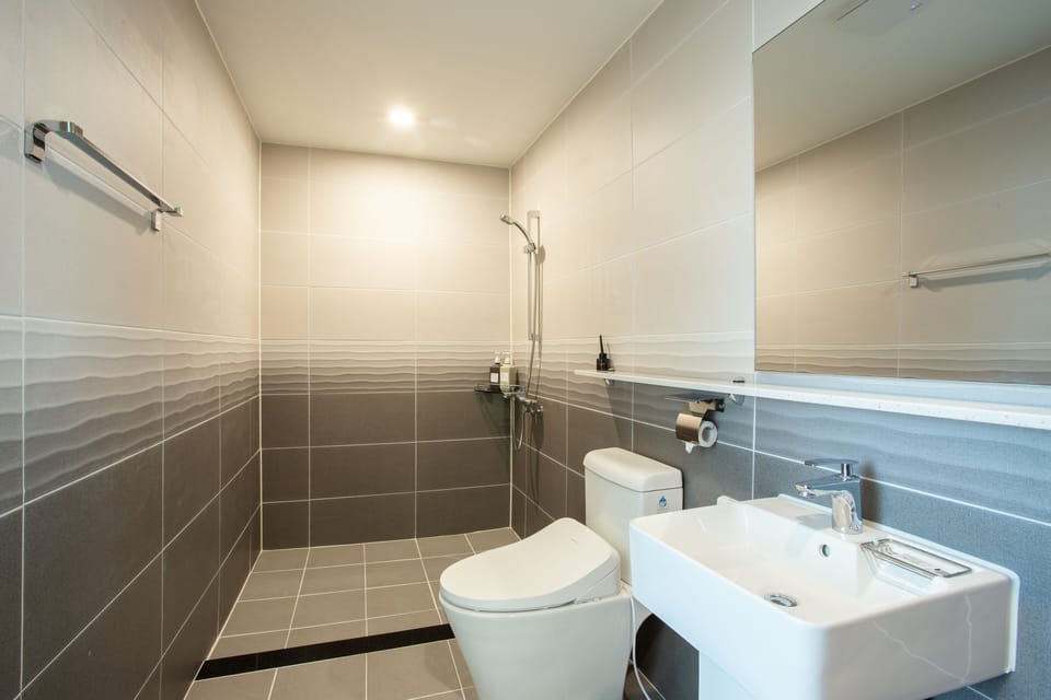 Standard Twin Room | Bathroom