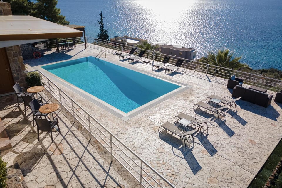 Private Pool, Patio