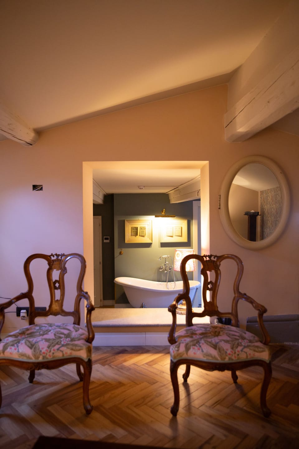 Deluxe Suite | In-room safe, free WiFi, bed sheets