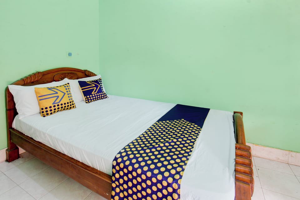 Standard Double Room | WiFi (free), bed sheets