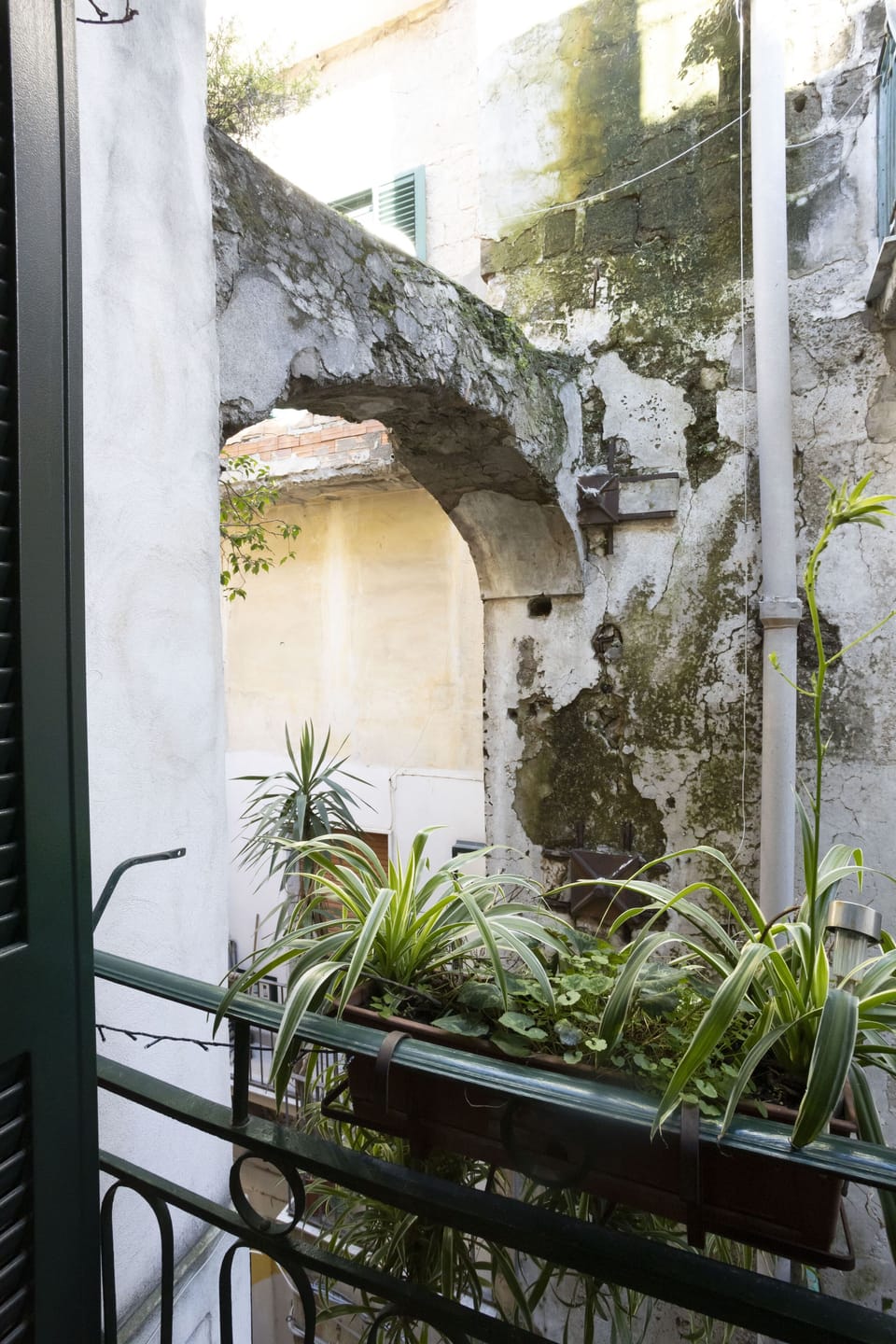 Comfort Room | Balcony