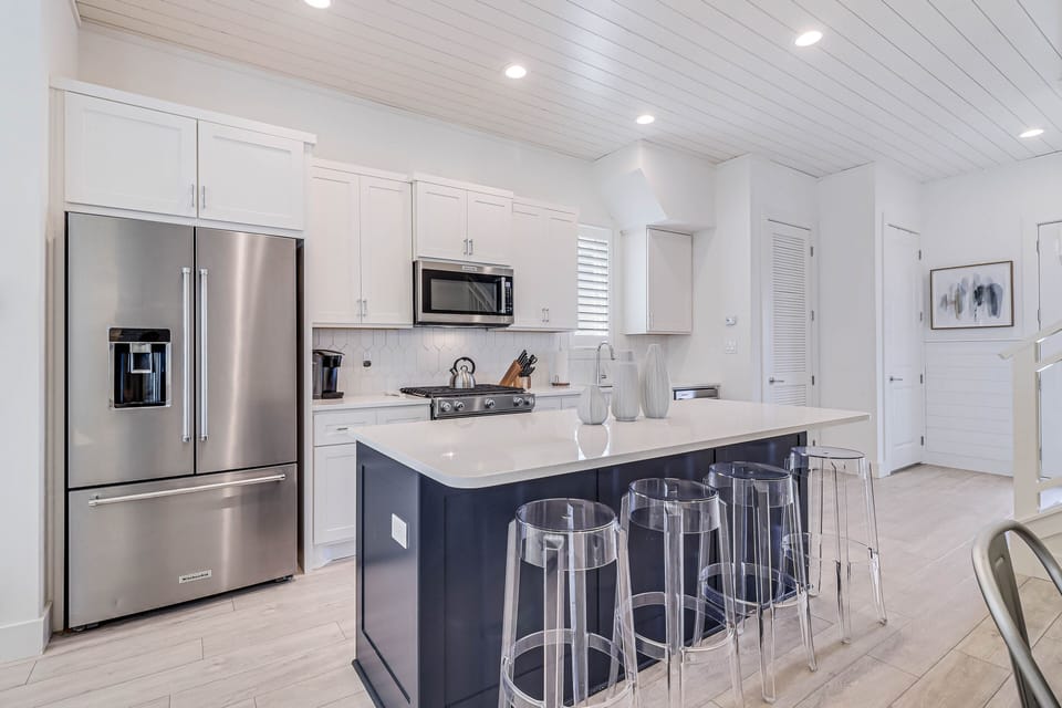Kitchen, 1st Floor