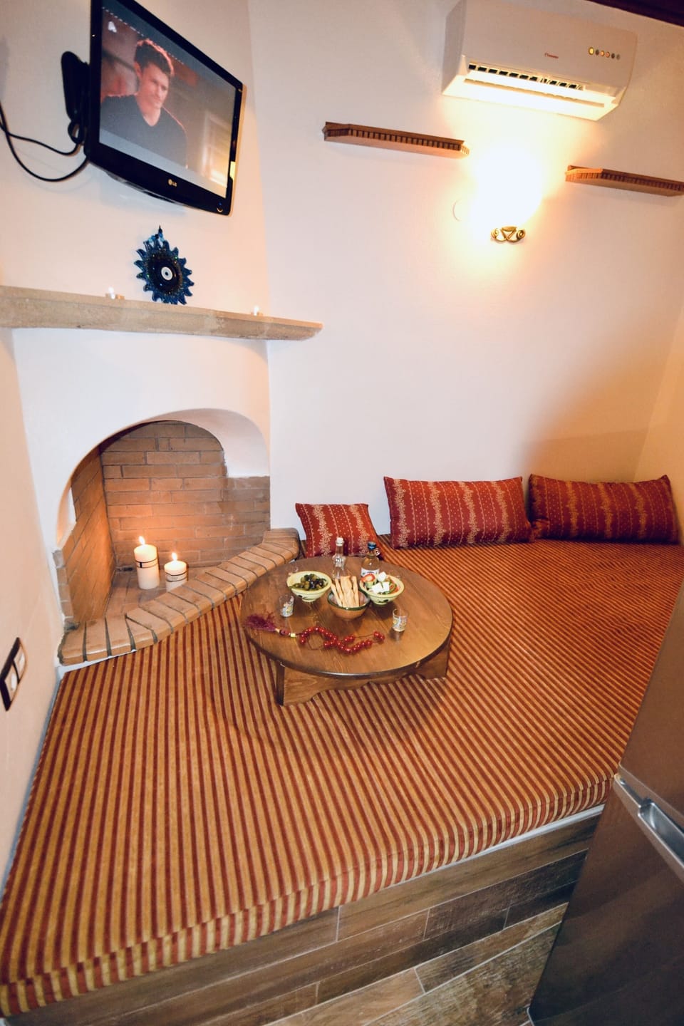 Snug and additional sleeping area