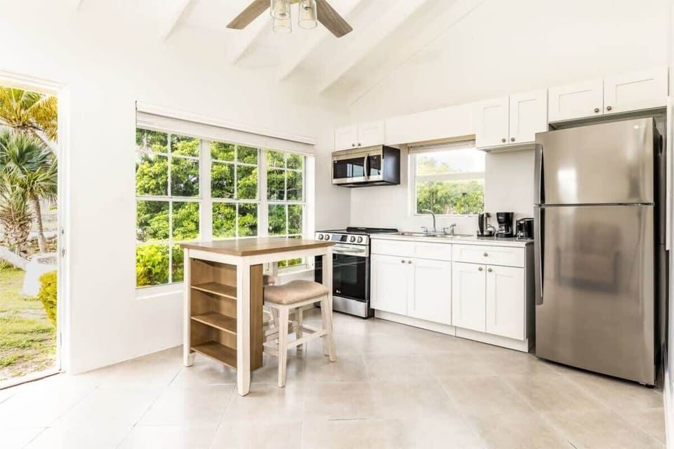 Fully equipped kitchen no need to go out  - groceries within walking distance and look at the view