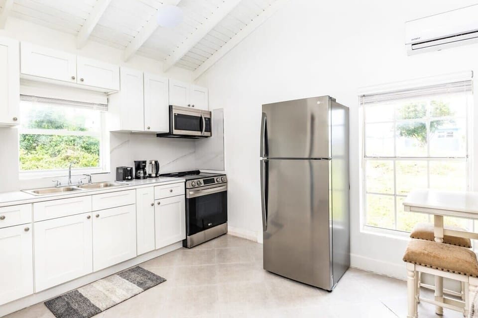 Modern kitchen designed for everyday cooking.