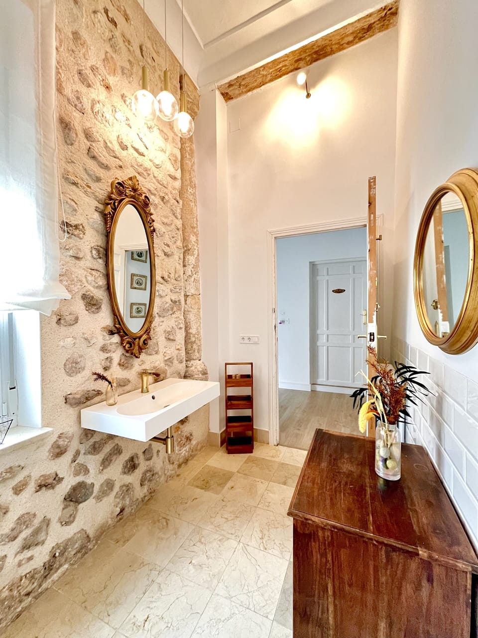 House | Bathroom | Shower, free toiletries, hair dryer, towels