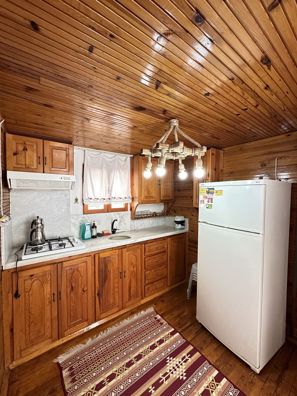 Basic Apartment | Private kitchen | Full-size fridge, oven, stovetop, cookware/dishes/utensils