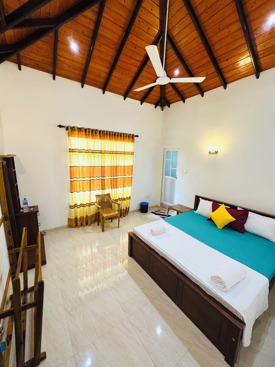 Standard Room, 1 Queen Bed | 1 bedroom, soundproofing