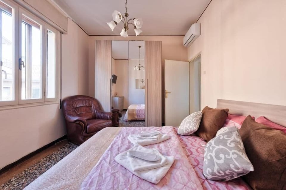 City Room | WiFi (free)