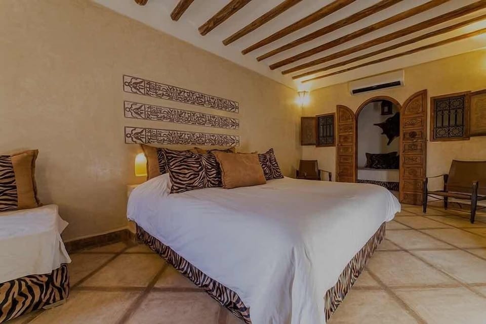 Family Room | Select Comfort beds, in-room safe, free cribs/infant beds, free WiFi