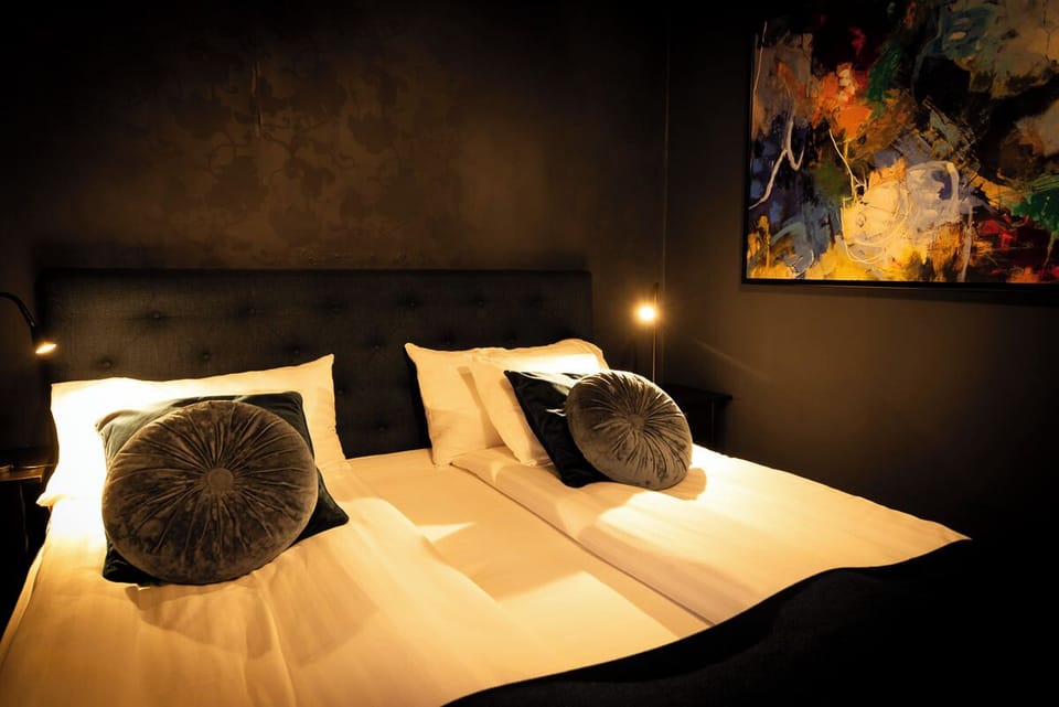 Junior Suite | Desk, iron/ironing board, free WiFi, bed sheets