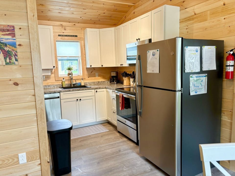 Full kitchen with dishwasher