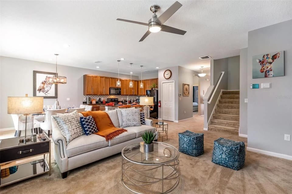 Living Room + Smart TV