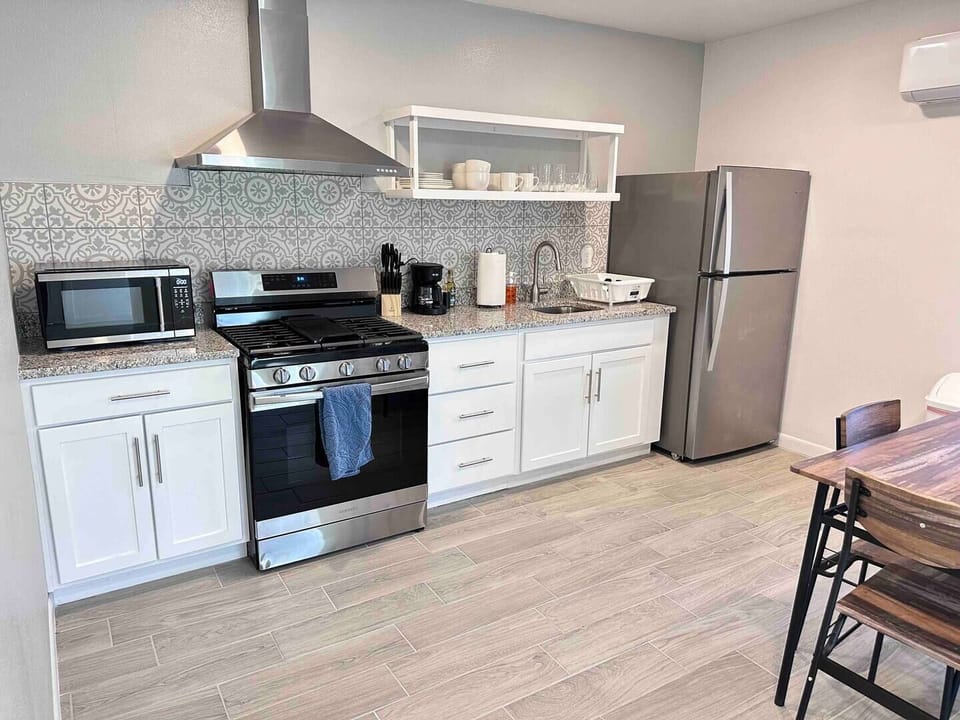 Full Kitchen