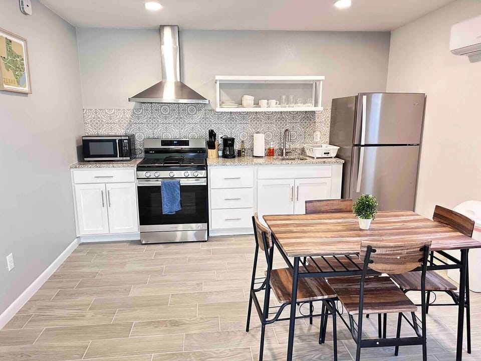 Full Kitchen