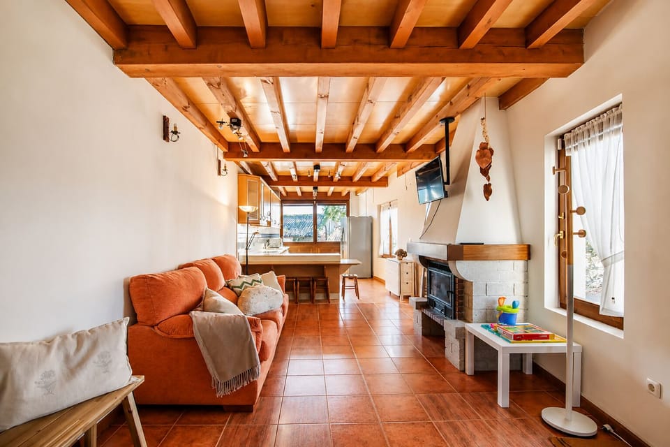 Communal lounge/ TV room,Kitchen or kitchenette,Living room