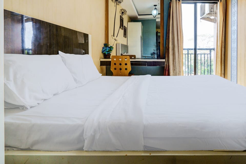 Deluxe Double Room | Desk, free WiFi, bed sheets
