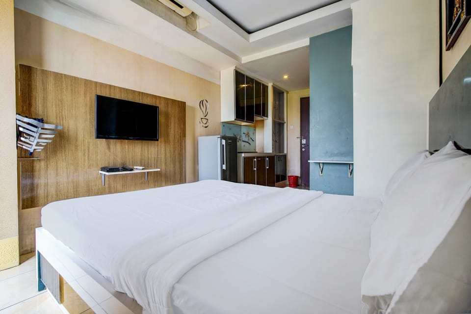 Deluxe Double Room | Desk, free WiFi, bed sheets