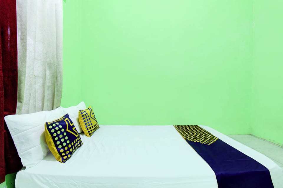 Standard Double Room | WiFi (free), bed sheets