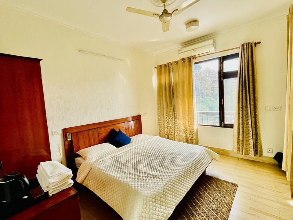 Deluxe Double Room | WiFi (free), bed sheets