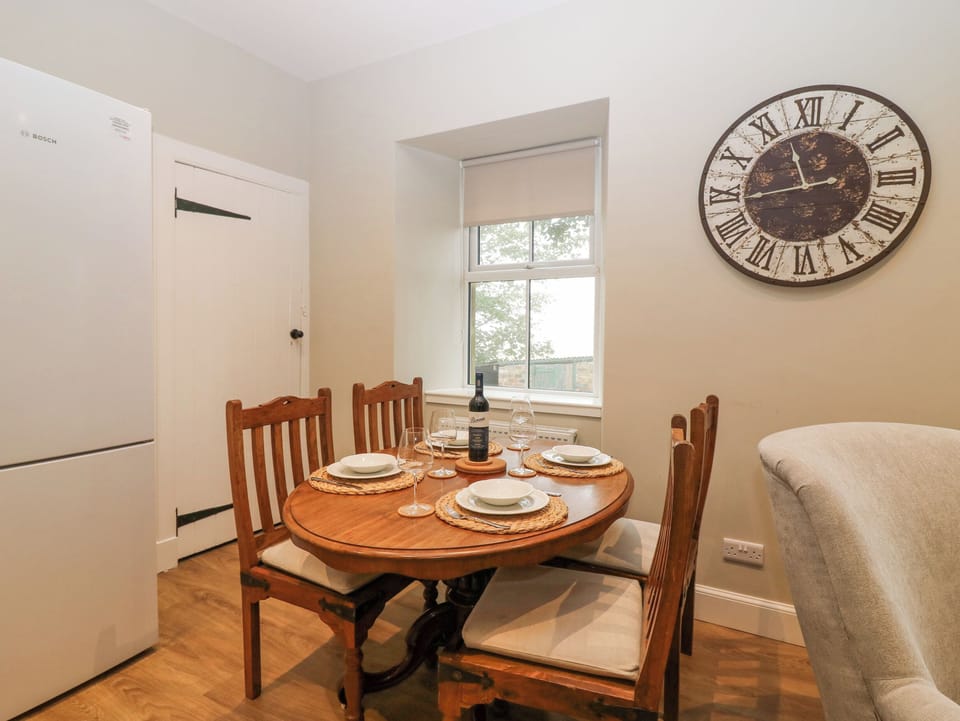 Cottage | Dining