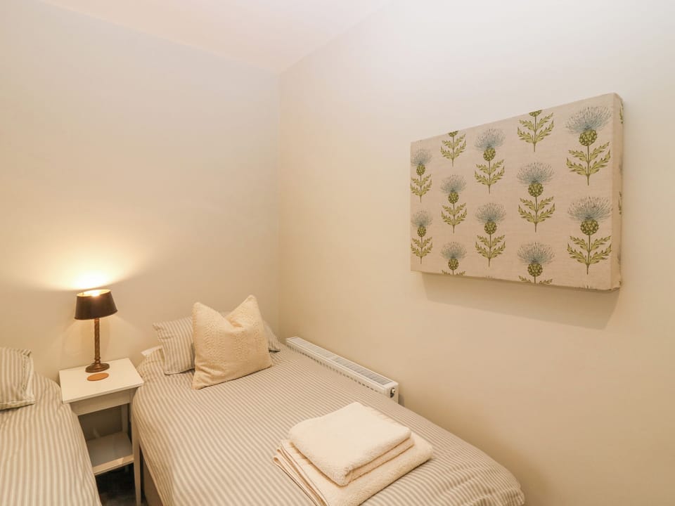 Cottage | 2 bedrooms, individually decorated, individually furnished, free WiFi
