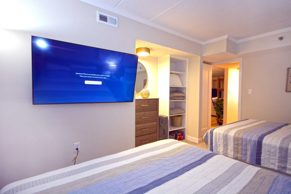 TWO-QUEENS-BEDROOM
