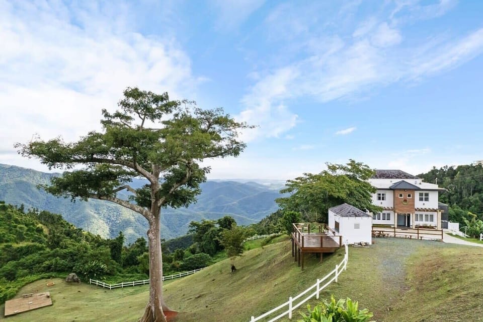 This property offers breathtaking panoramic mountain views that will leave you in awe.