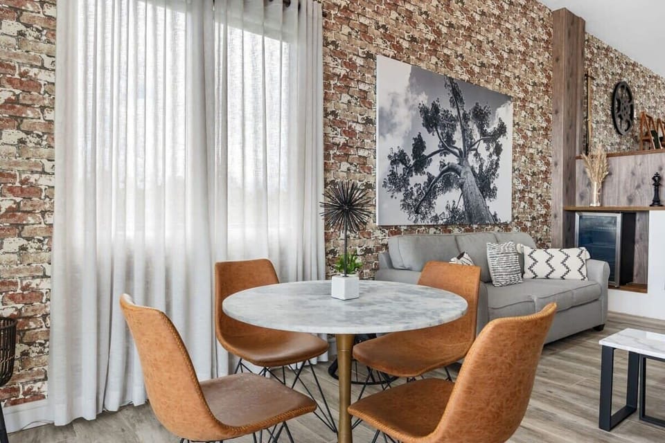 Table for 4 where you can enjoy your morning coffee or a glass of wine in the evening.
