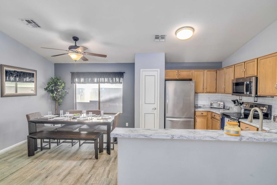 Kitchen - Dining Space