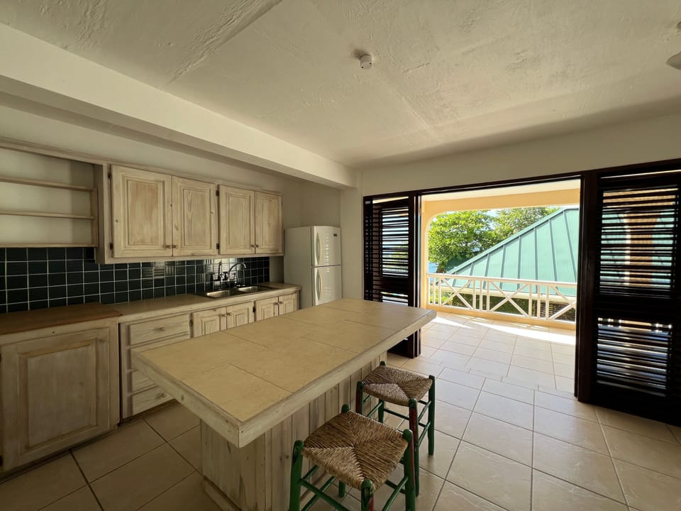 Villa, 6 Bedrooms | Private kitchen | Fridge