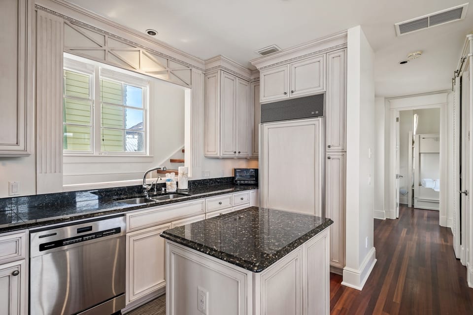 34 S Briland Main House - Rosemary - Second Floor - Kitchen