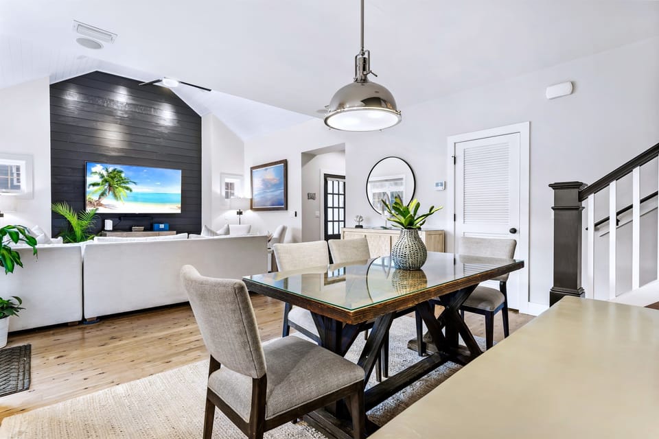 1st Floor - Dining Area