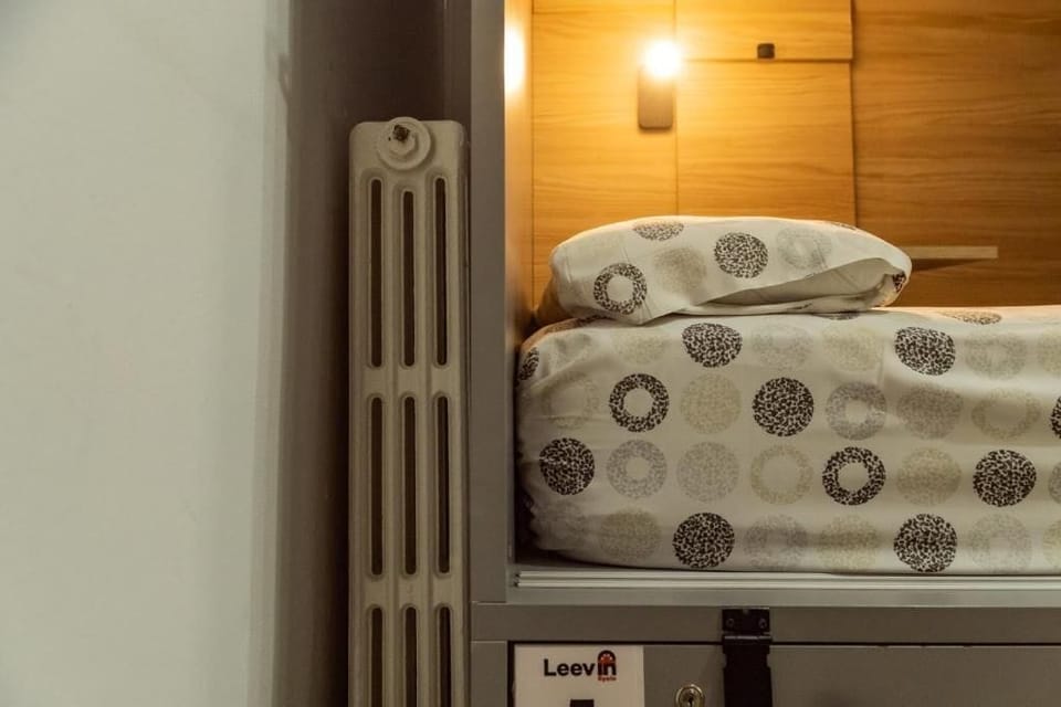 Bed in a Shared Room for 8 People (Mixed - bunk bed) | Interior detail