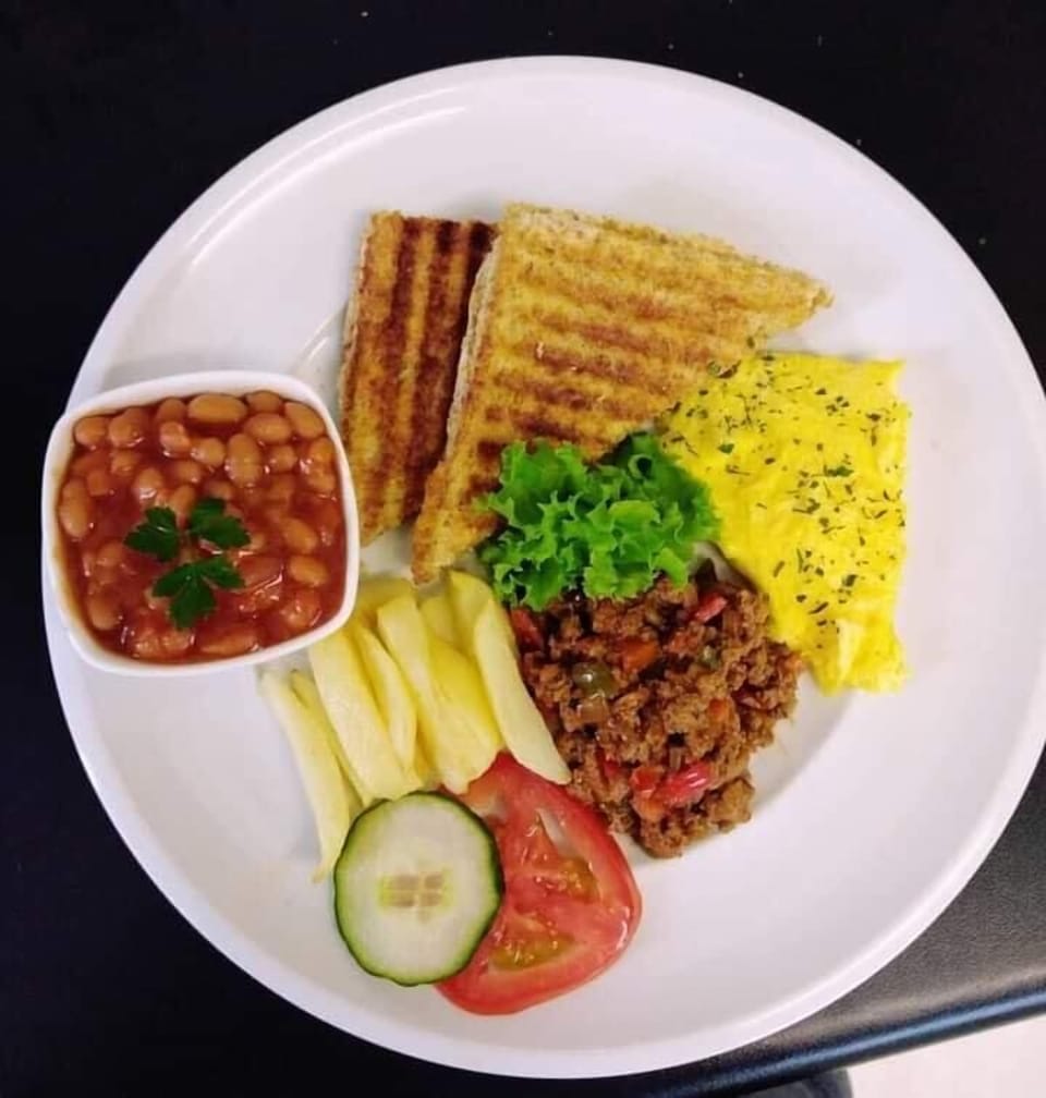 Daily English breakfast for a fee