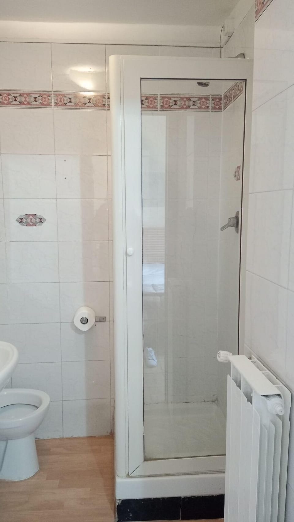 Standard Room | Bathroom | Shower, hair dryer, towels, soap