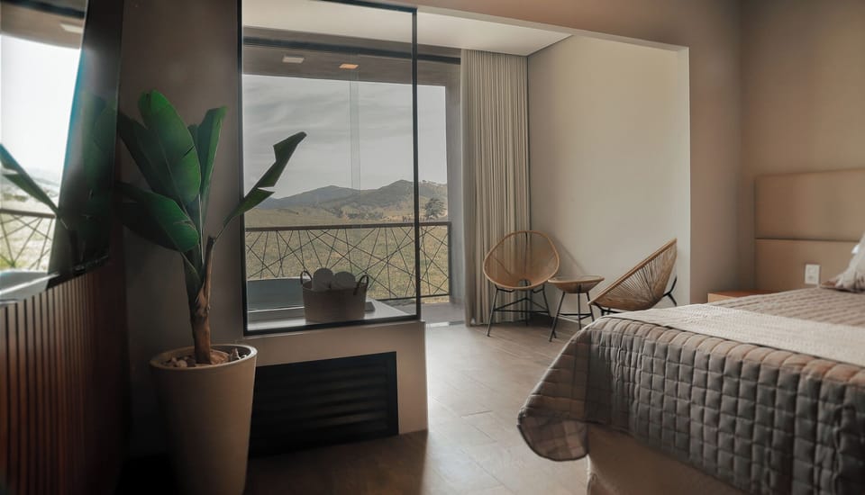 Deluxe Room, 1 King Bed, Jetted Tub | Premium bedding, pillowtop beds, individually decorated
