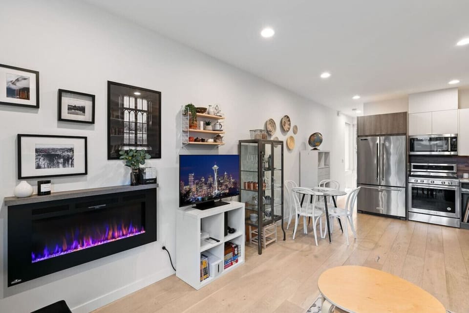 Living room, dining space and kitchen on 2nd floor