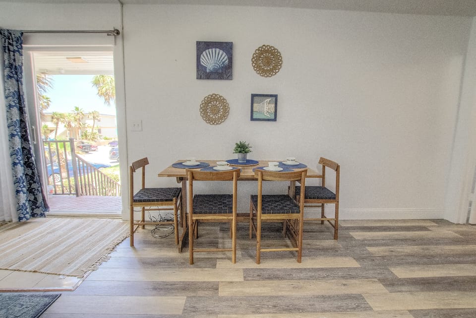 Condo, Multiple Beds, 2 Bathrooms, Partial Ocean View | Private kitchen | Microwave, coffee/tea maker, toaster, cookware/dishes/utensils