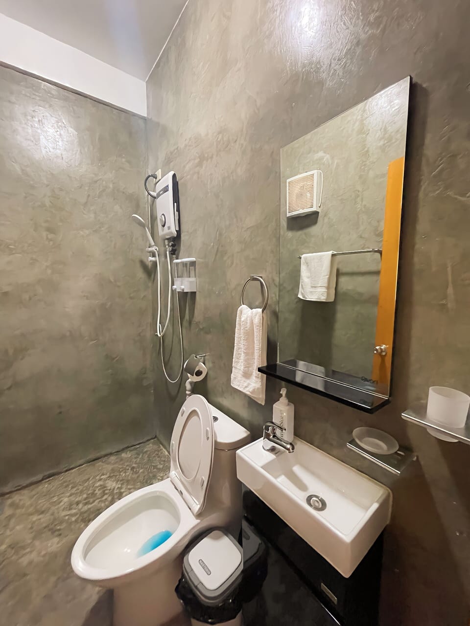 Deluxe Room | In-room safe, blackout drapes, soundproofing, free WiFi
