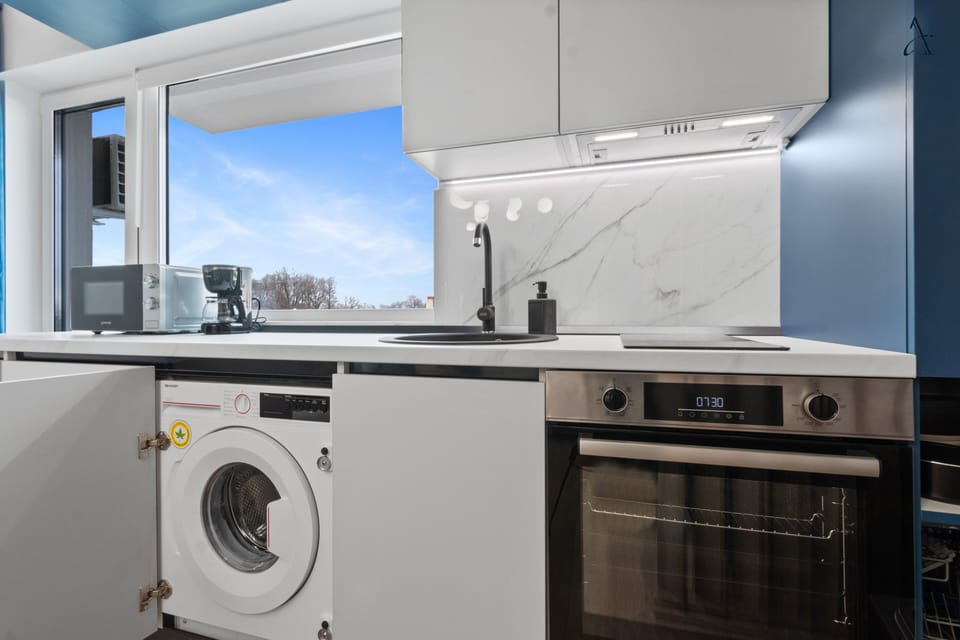 Fridge, microwave, oven, dishwasher