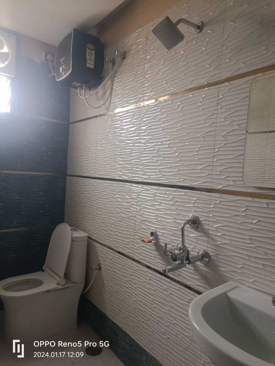 Shower, rainfall showerhead, towels